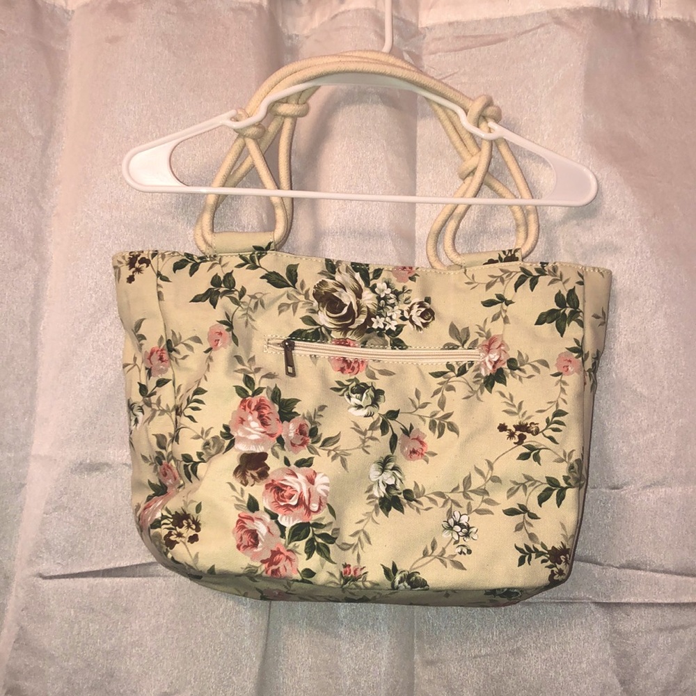 Farmhouse is My Style Shoulder Bag